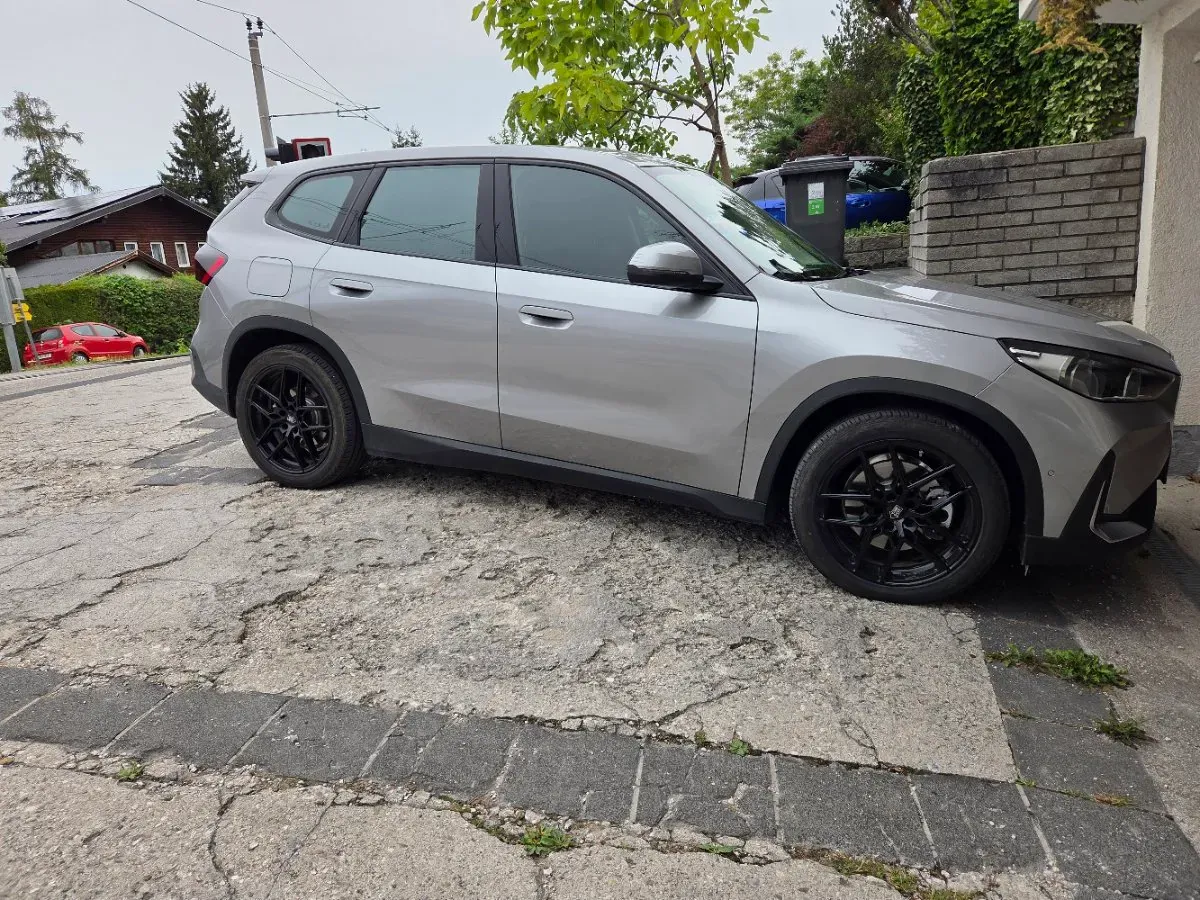 BMW Ix1