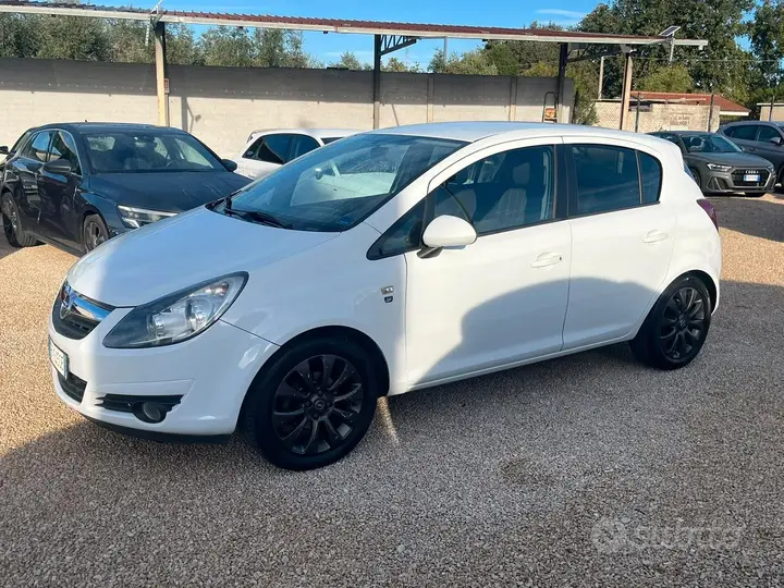 Opel Corsa 2010 photo 2