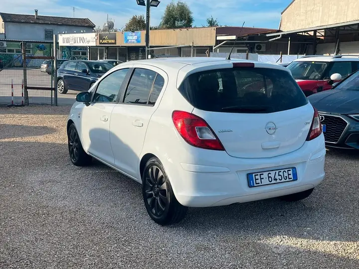Opel Corsa 2010 photo 3