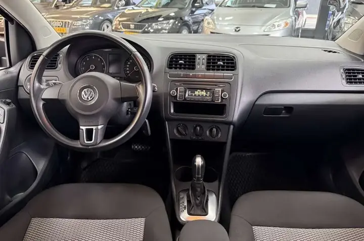 Volkswagen Polo 2013 photo 4