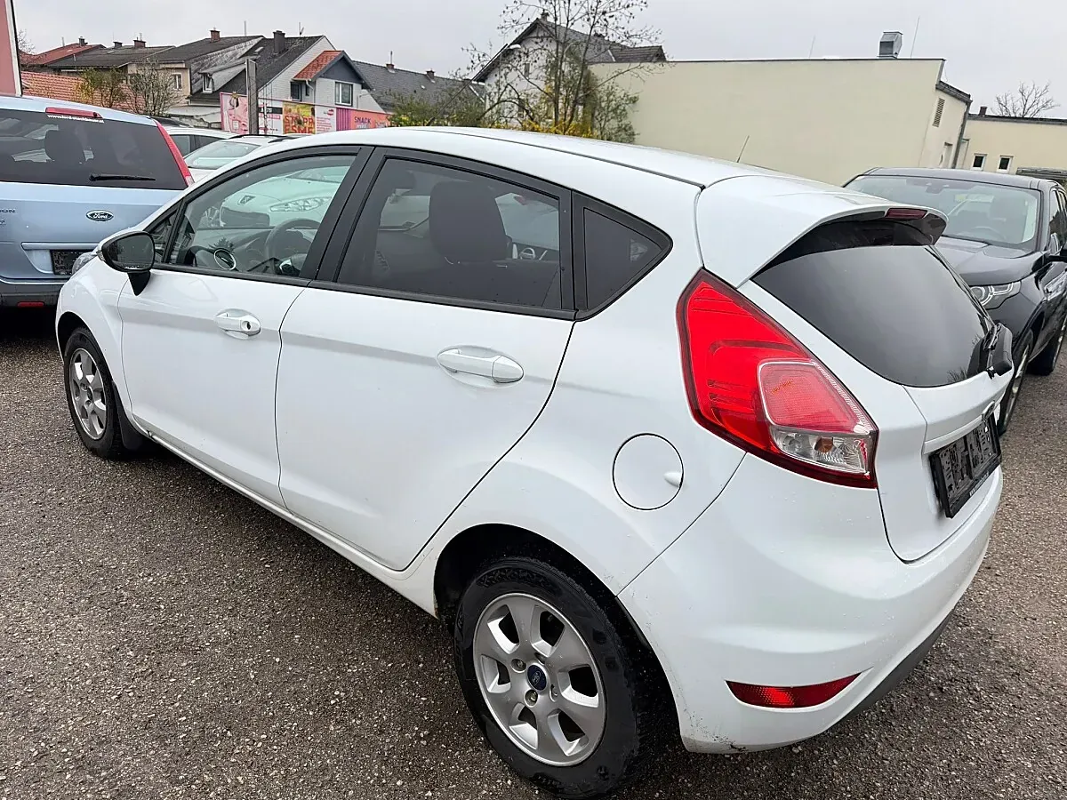Ford Fiesta 2013 photo 3