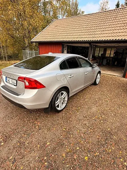 Volvo S60 2011 photo 3