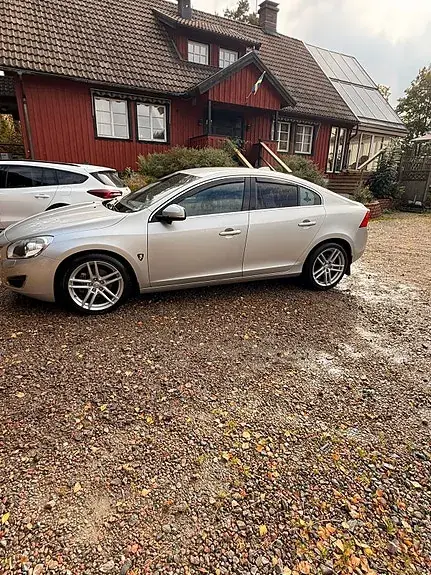 Volvo S60 2011 photo 4
