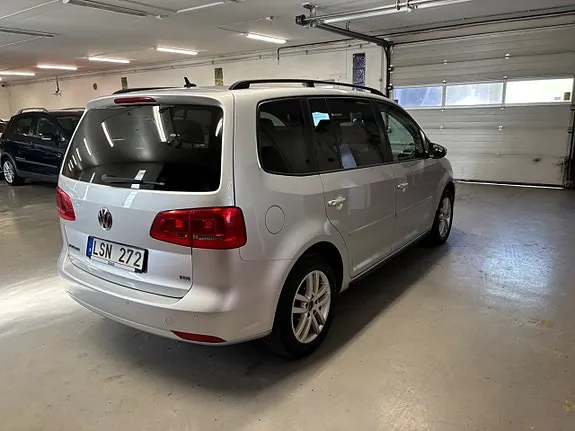 Volkswagen Touran 2011 photo 3