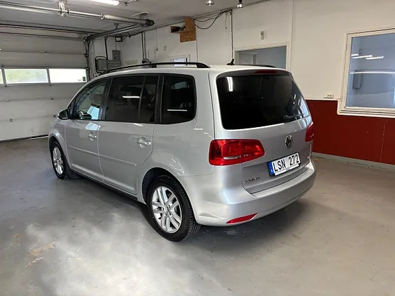 Volkswagen Touran 2011 photo 4
