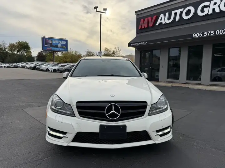Mercedes-Benz C-Class 2012 photo 2
