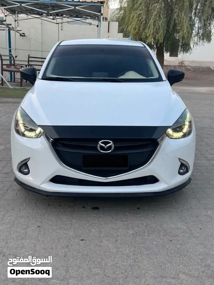 Mazda 2 Sport 2017 photo 2