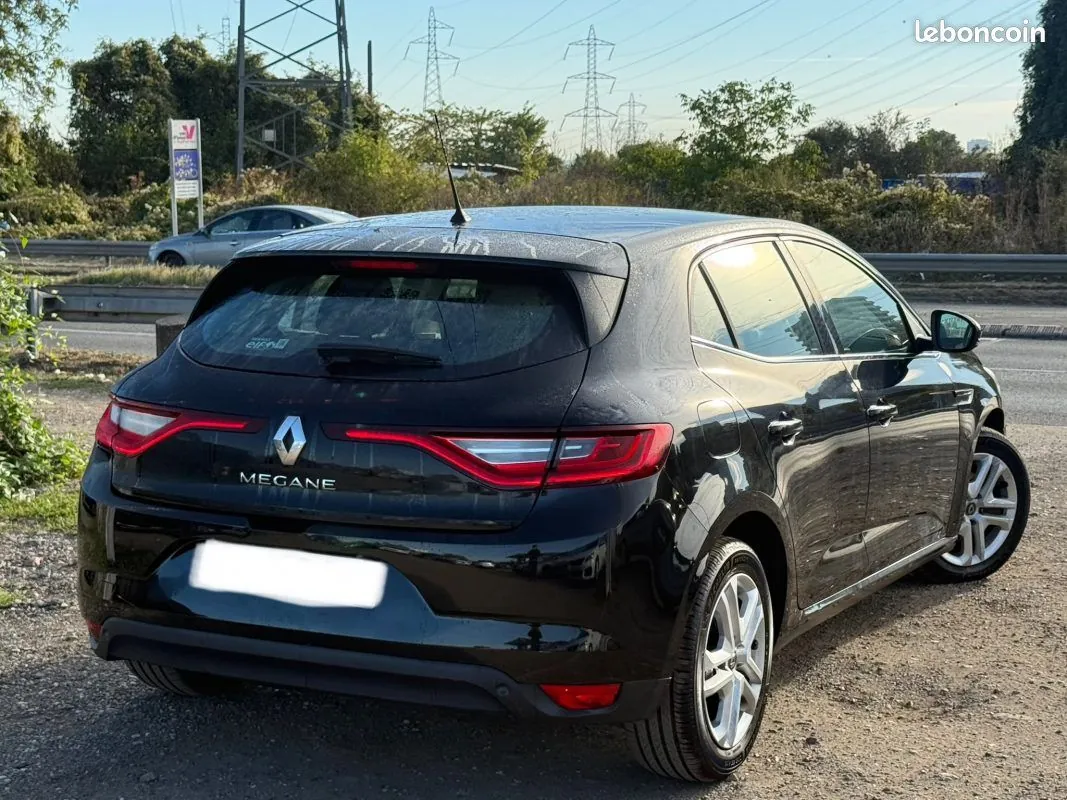 Renault Megane 2018 photo 2