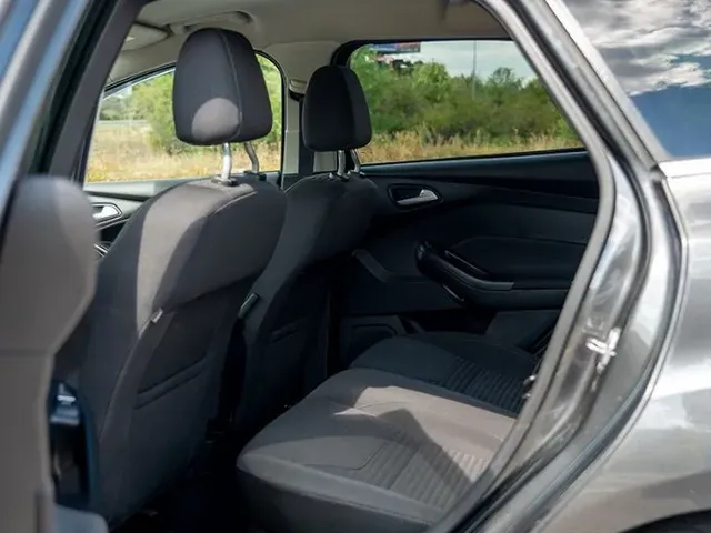 Ford Focus Kombi 2016 photo 2
