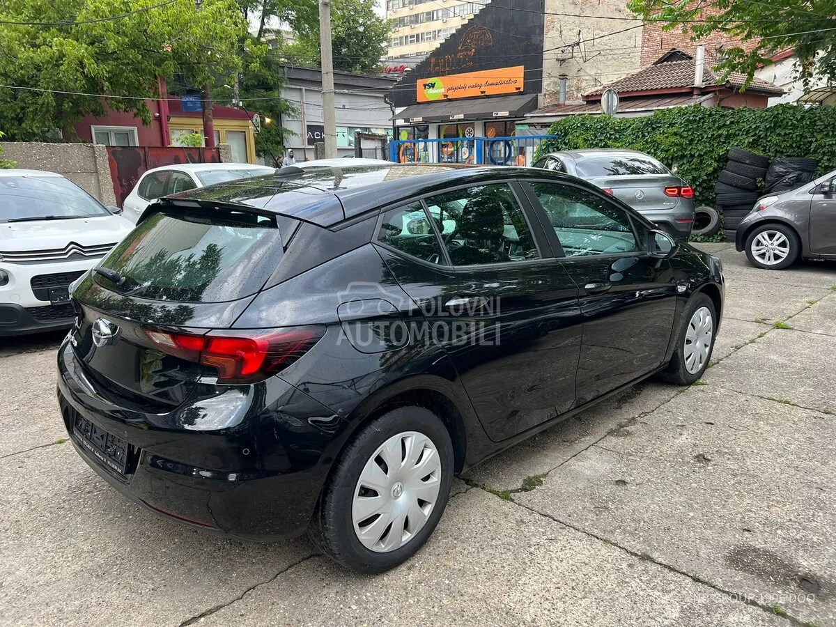 Opel Astra K 2020 photo 4