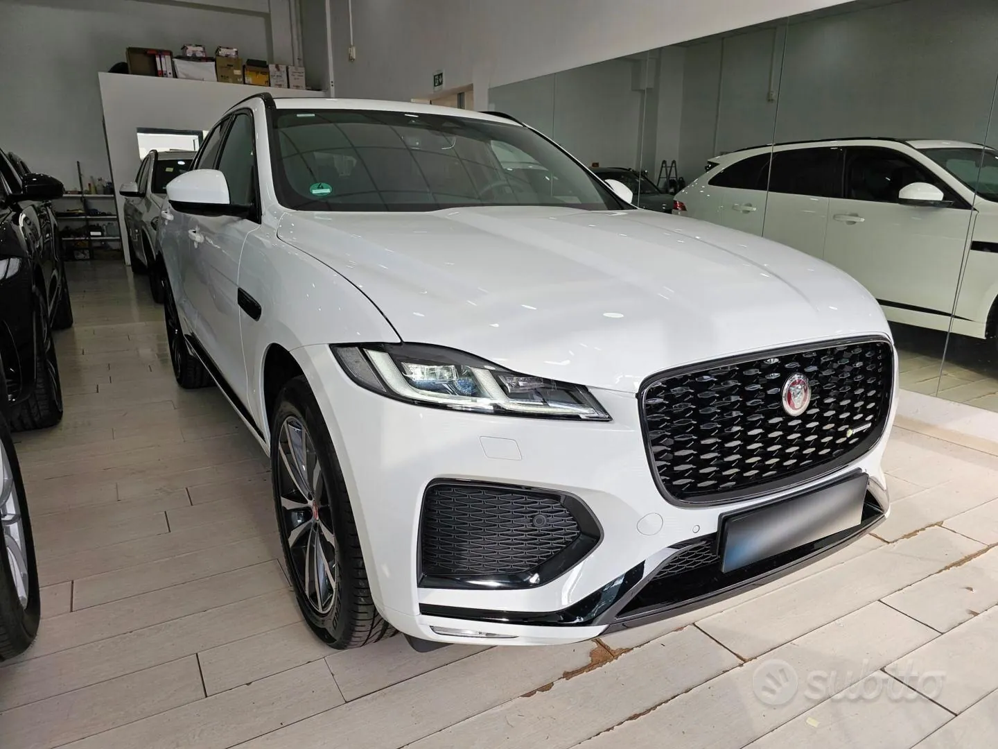 Jaguar F-Pace 2023 photo 2