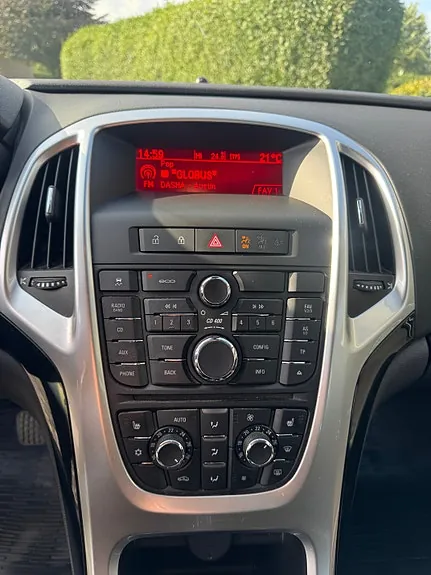 Opel Astra 2012 photo 5