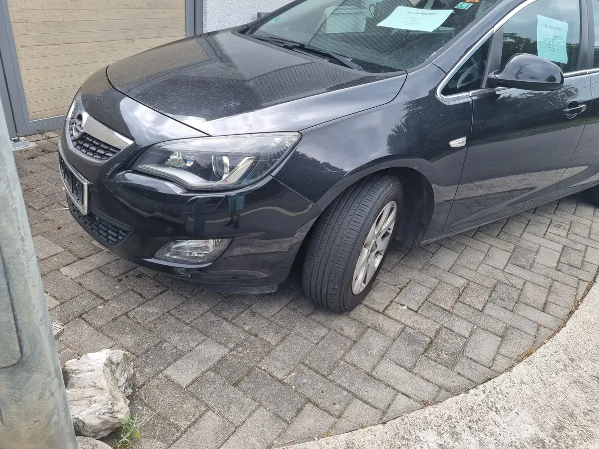 Opel Astra 2012 photo 3