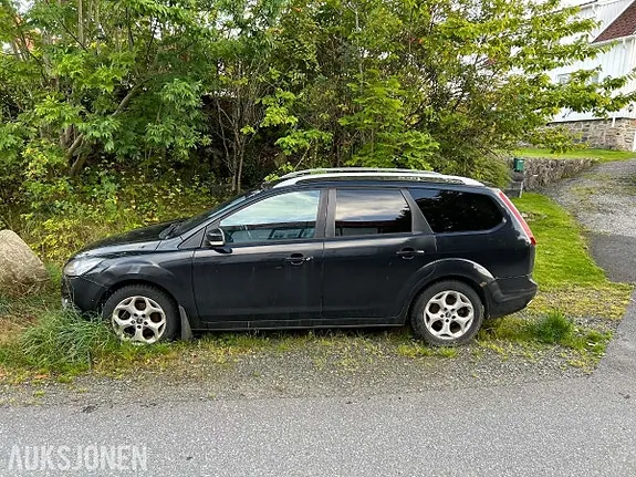 Ford Focus 2010 photo 2