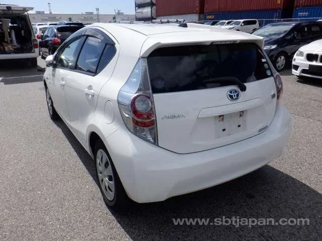 Toyota Aqua S 2013 photo 3
