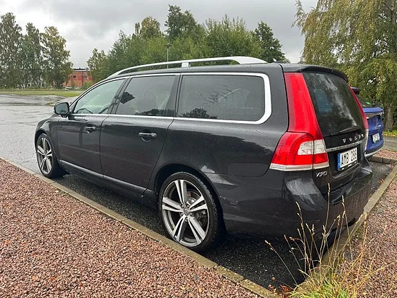 Volvo V70 2014 photo 2