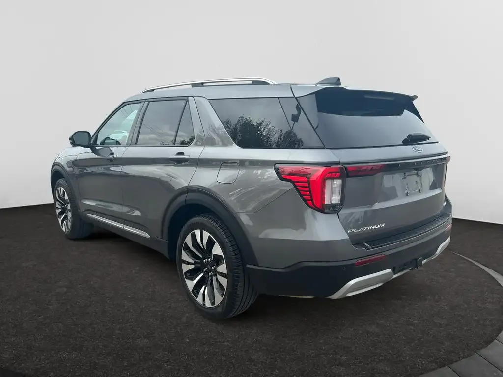 Ford Explorer 2026 photo 3