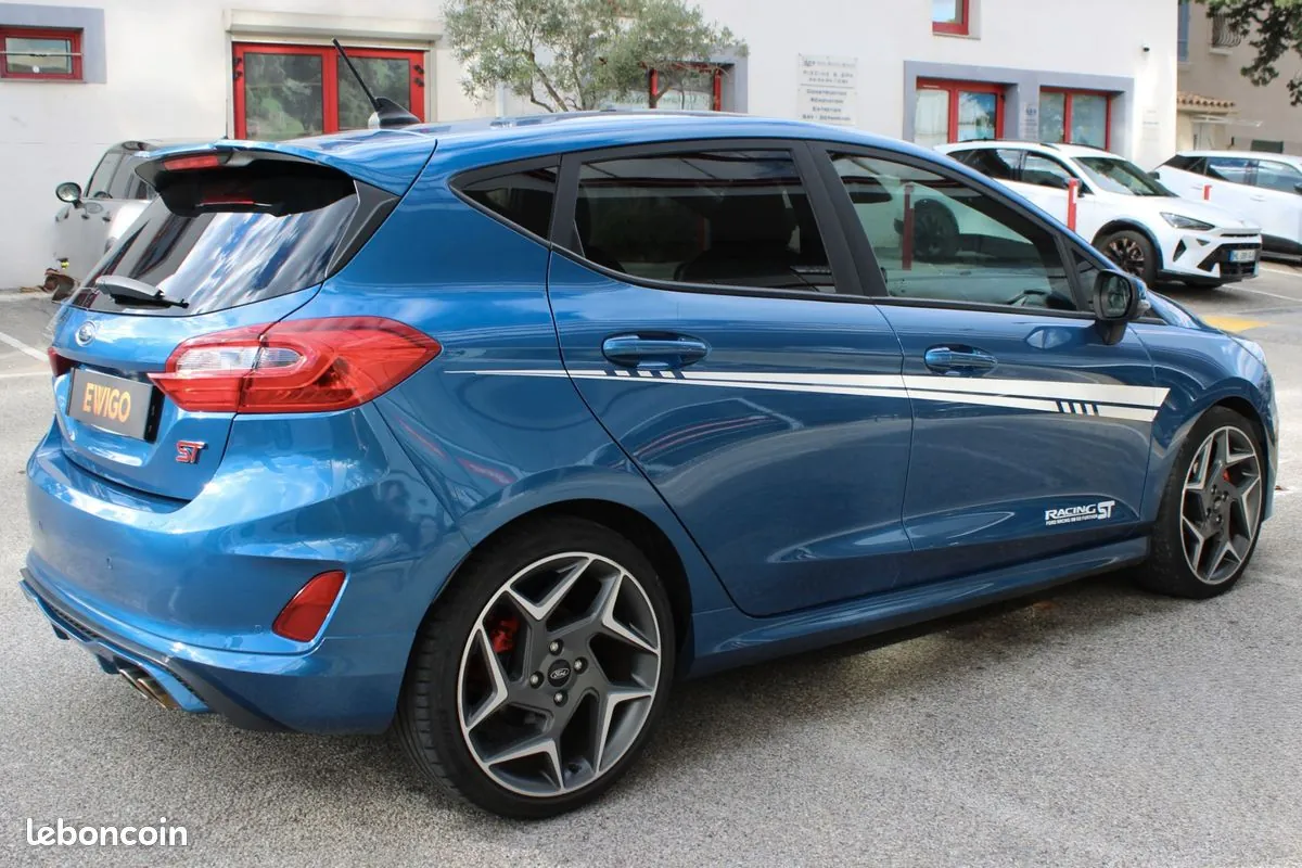 Ford Fiesta 2019 photo 2