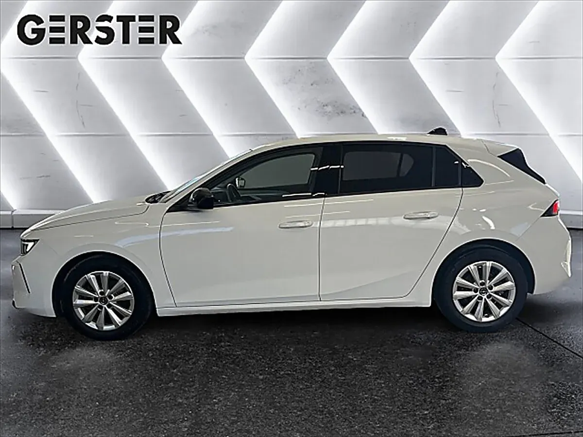 Opel Astra 2023 photo 3