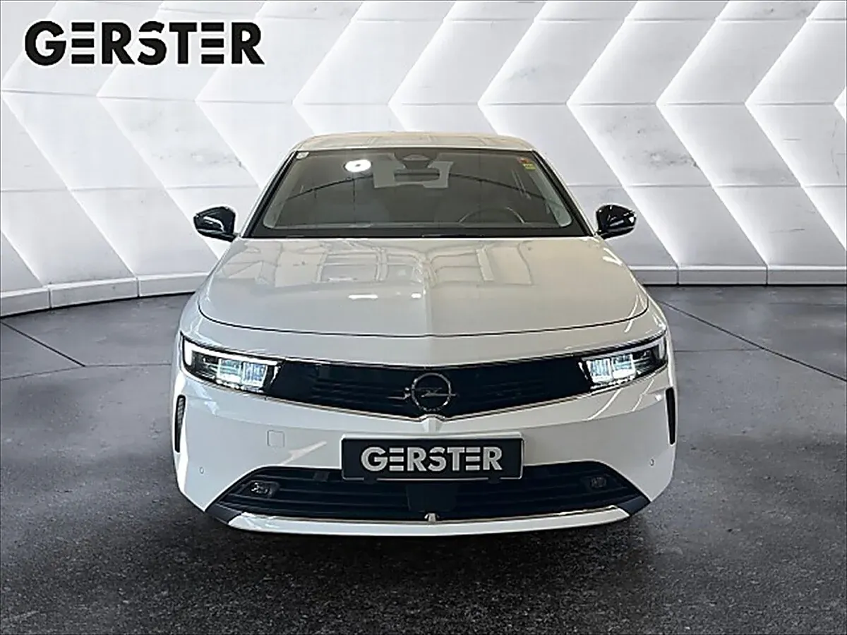Opel Astra 2023 photo 2