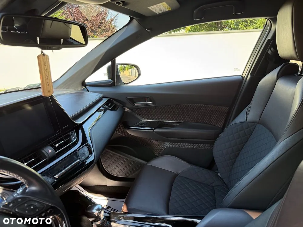 Toyota C-Hr 2017 photo 3