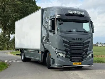 Iveco S-Way 2022 photo 2