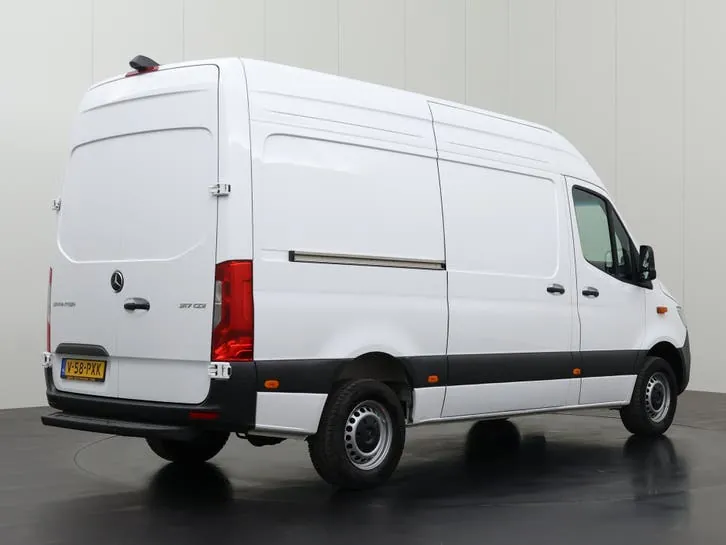 Mercedes-Benz Sprinter 2024 photo 2