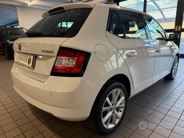 Skoda Fabia 2017 photo 4