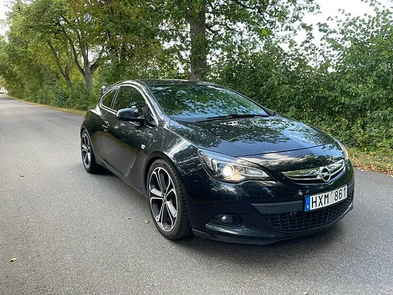 Opel Astra 2013 photo 2