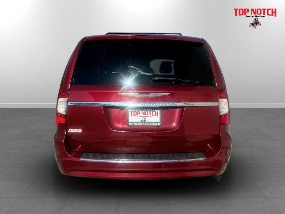 Chrysler Town & Country 2011 photo 5