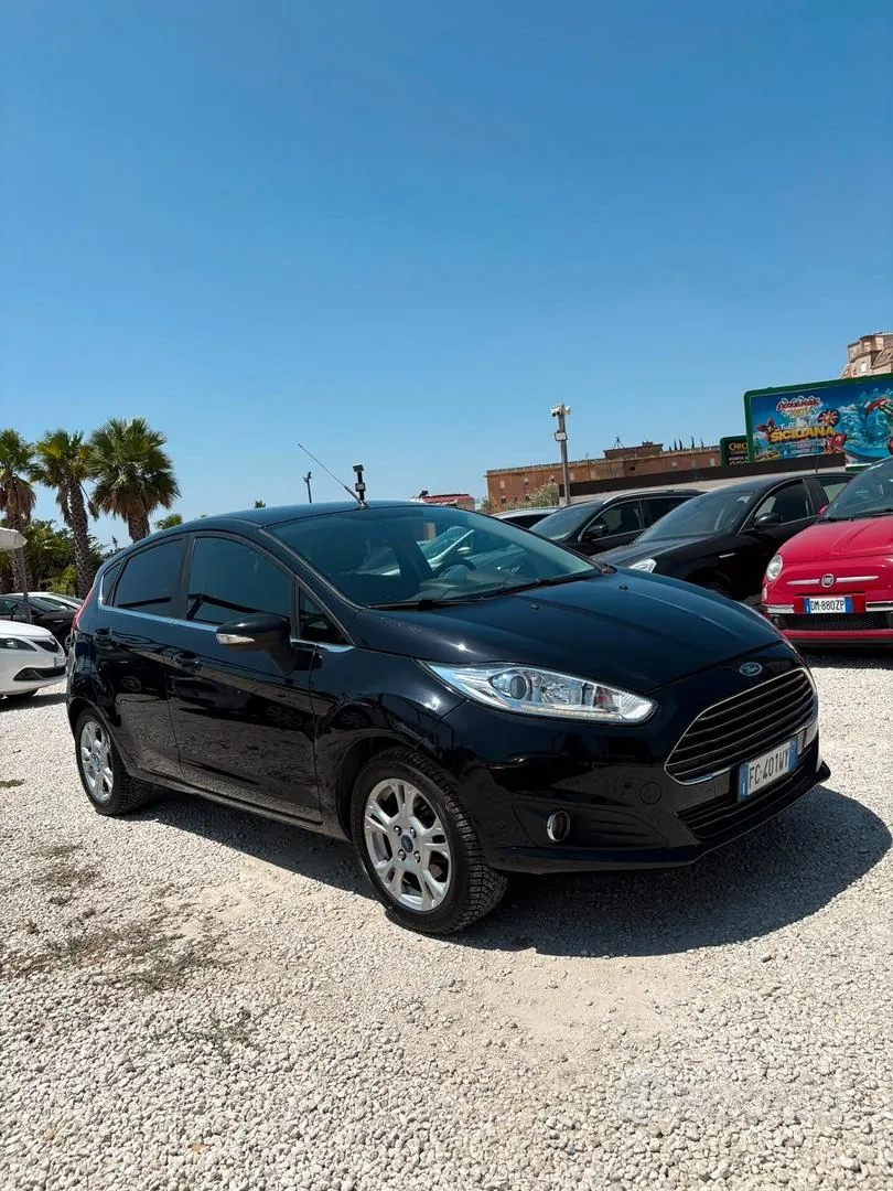 Ford Fiesta 2016 photo 2