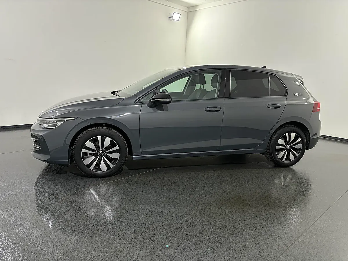 Volkswagen Golf 2025 photo 3
