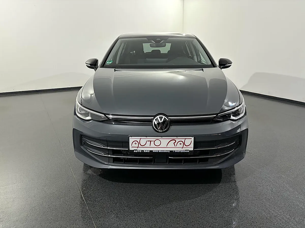 Volkswagen Golf 2025 photo 2