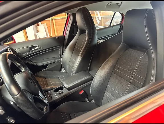 Mercedes-Benz Gla180 2015 photo 2