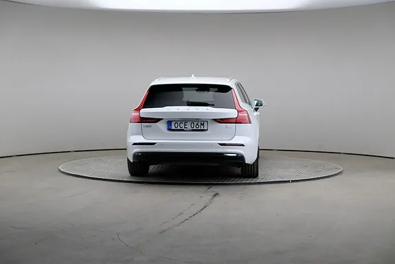 Volvo V60 2023 photo 2