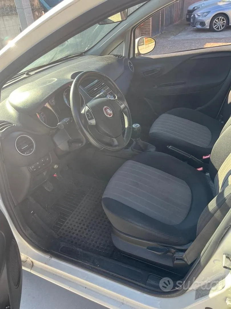 Fiat Grande Punto 2017 photo 2