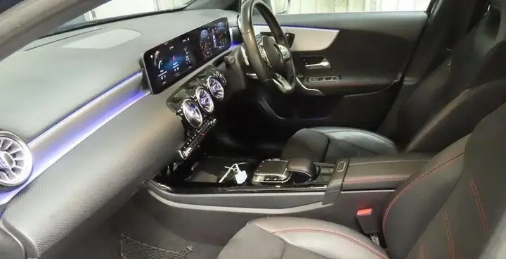 Mercedes-Benz A-Class 2019 photo 2