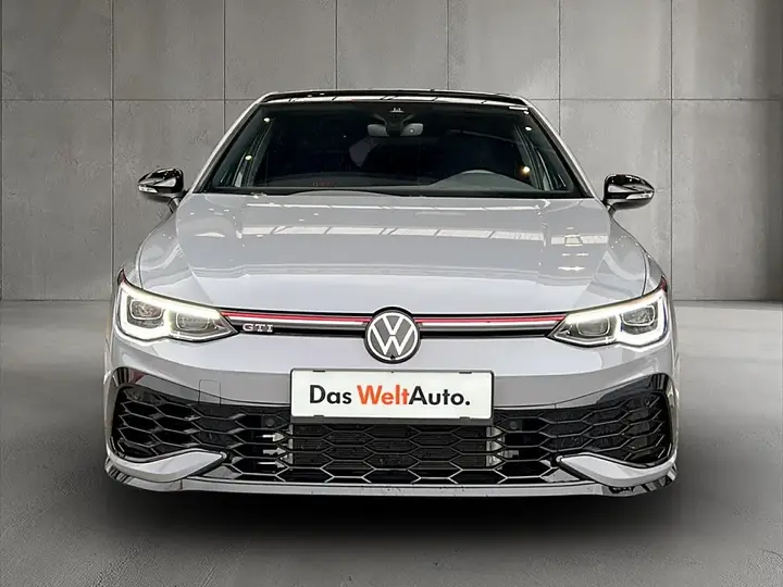Volkswagen Golf 2022 photo 2