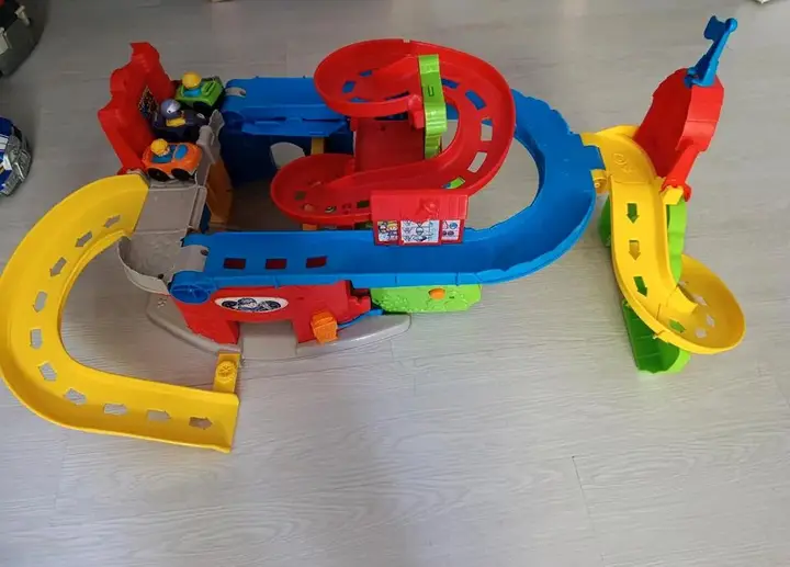 Fisher-Price Little People Wandelbare Garage