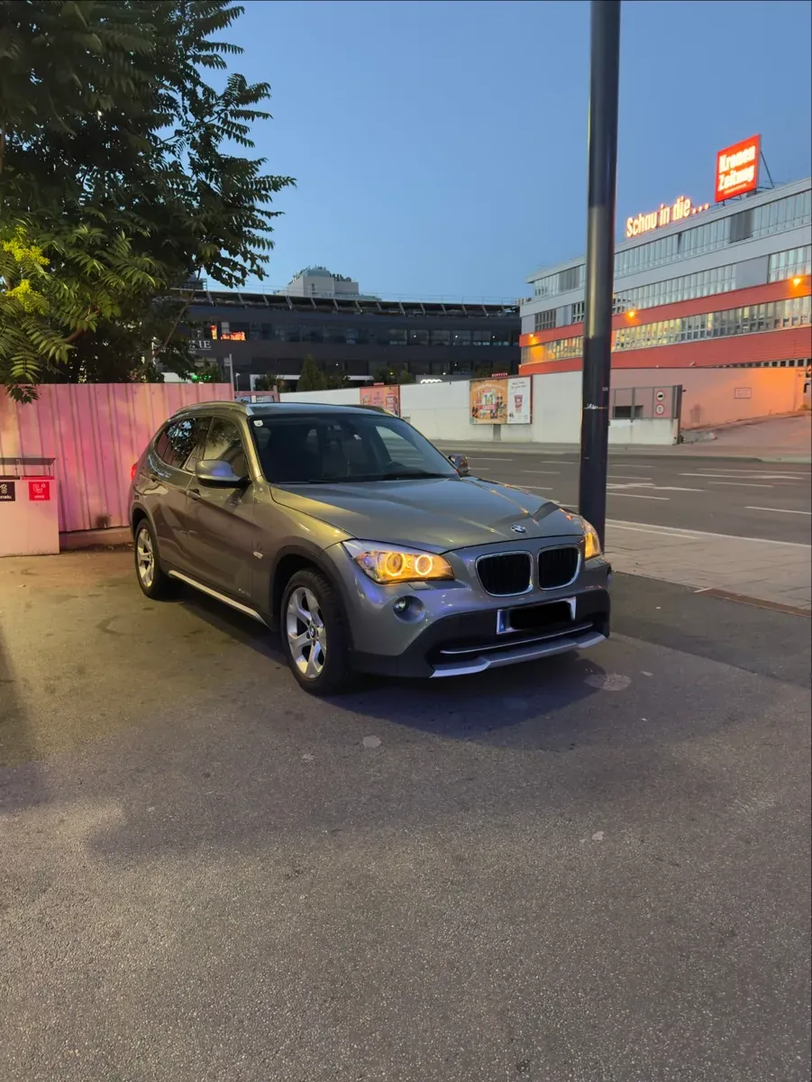 BMW X1 2011 photo 2