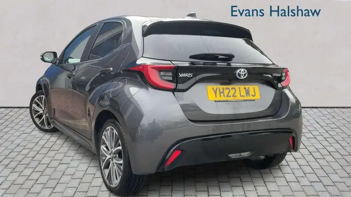 Toyota Yaris 2022 photo 2