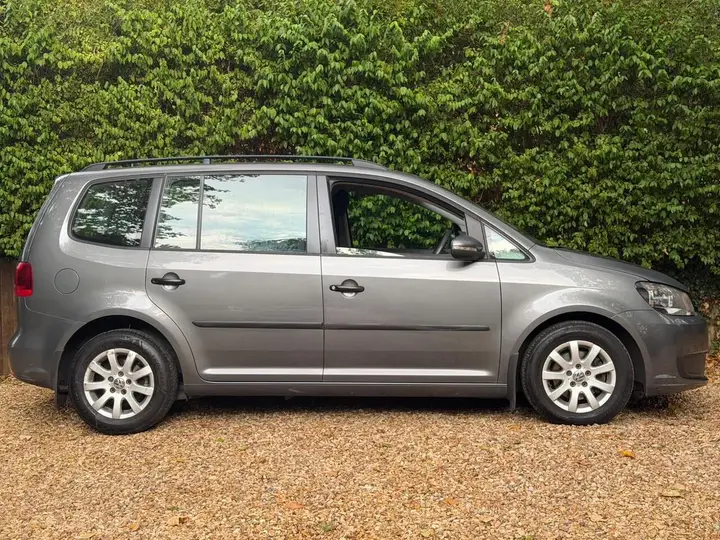 Volkswagen Touran 2014 photo 2