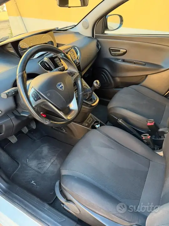 Lancia Ypsilon 2018 photo 5
