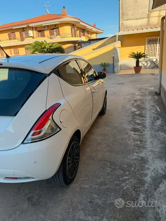 Lancia Ypsilon 2018 photo 3