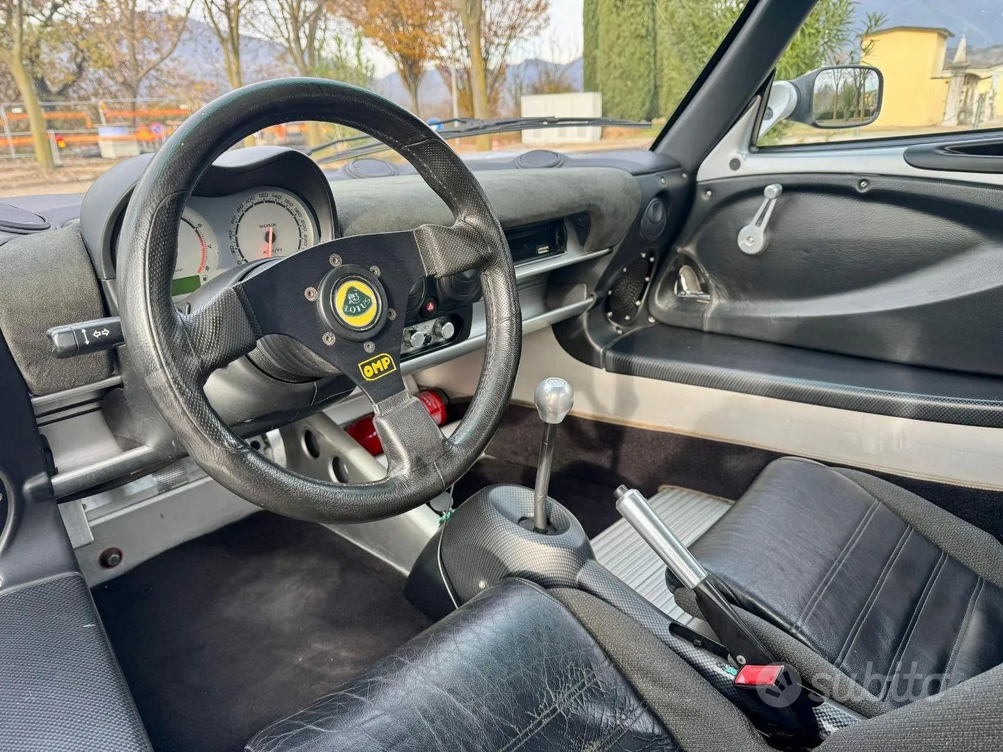 Lotus Elise 2002 photo 2
