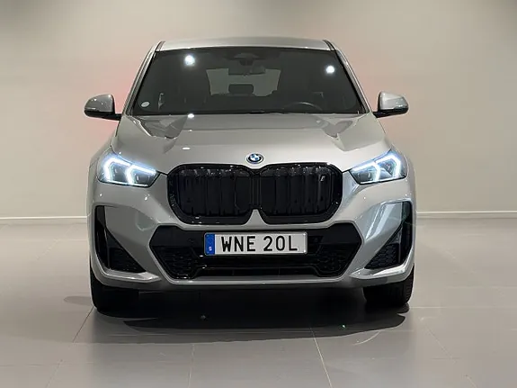 BMW Ix1 2024 photo 2