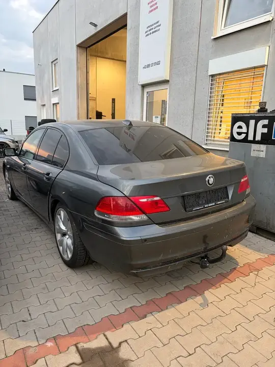 BMW 7 Series 2007 photo 2