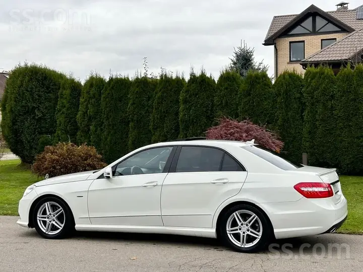 Mercedes-Benz E250 2011 photo 4