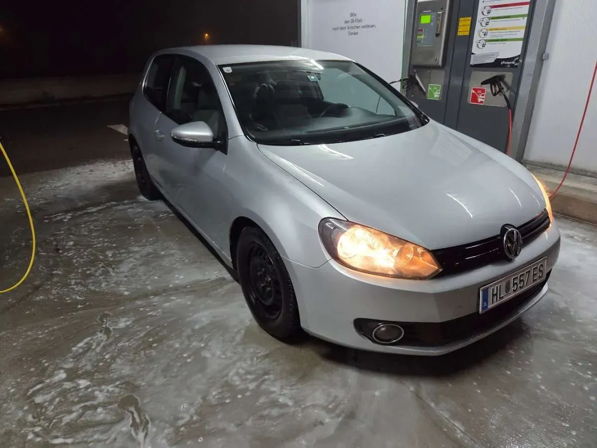 Volkswagen Golf 2010 photo 3