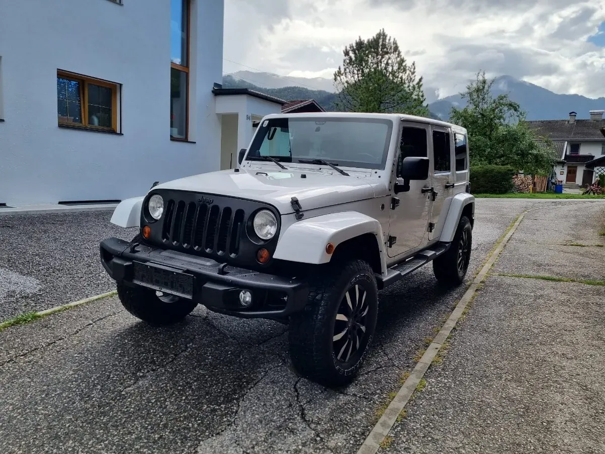 Jeep Wrangler 2012 photo 2